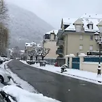 Les Jardins Du Casino T2 Bis- 4 Personnes-tarif Cures 700 Euros Апартаменты Bagneres-de-Luchon