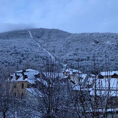 Les Jardins Du Casino T2 Bis- 4 Personnes-tarif Cures Apartment Bagneres-de-Luchon